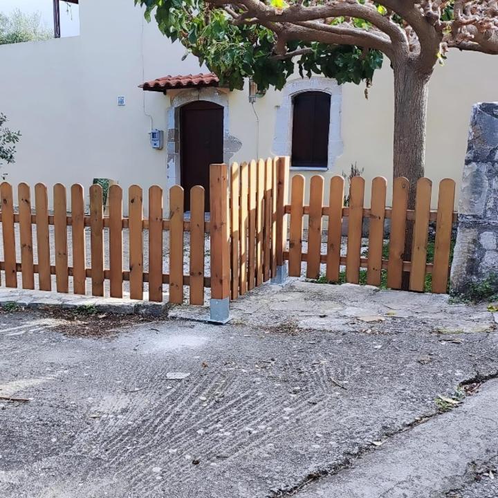 Liofito Village House Pemonia Eksteriør billede